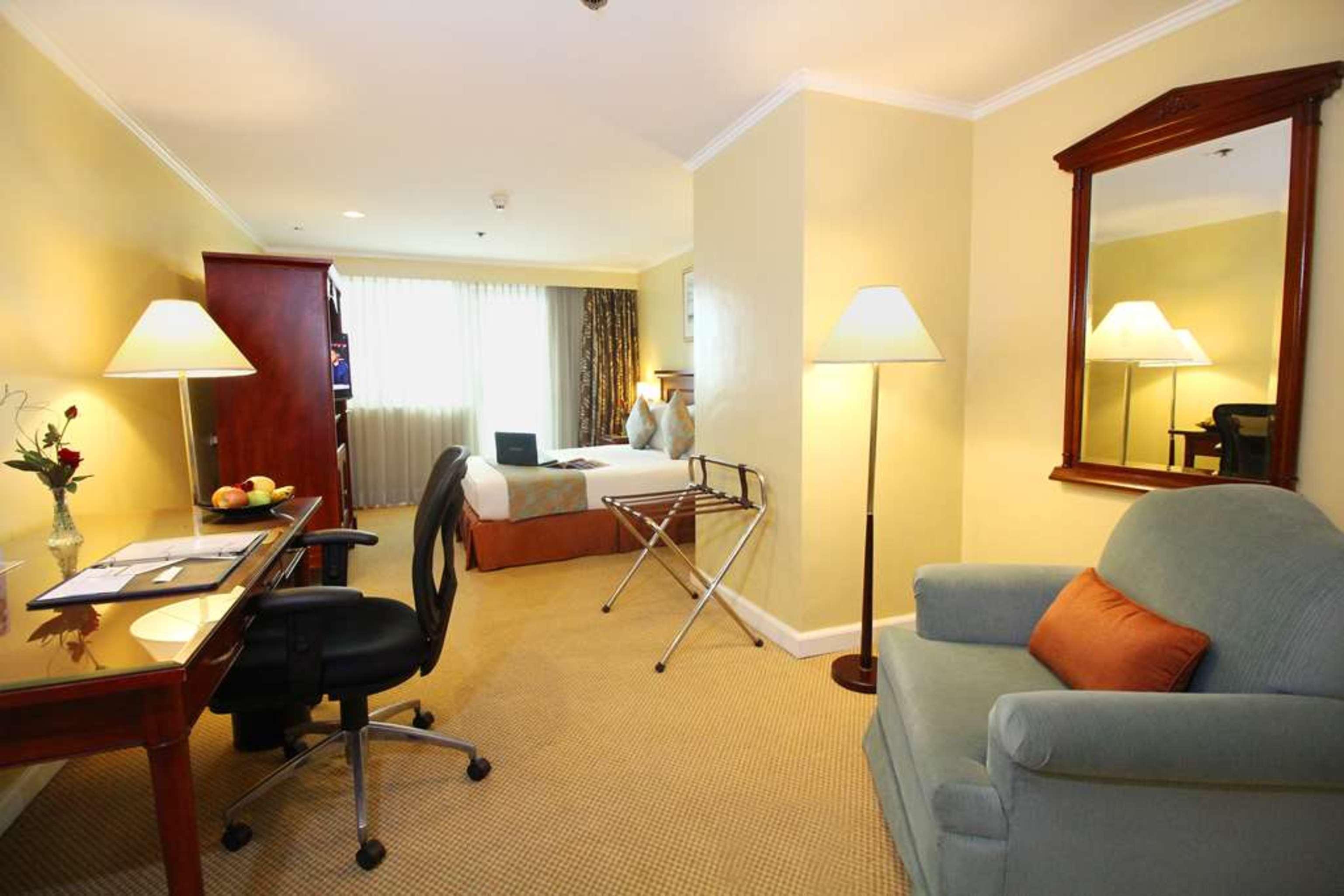 סן פדרו מקאטי Oxford Suites Makati מראה חיצוני תמונה
