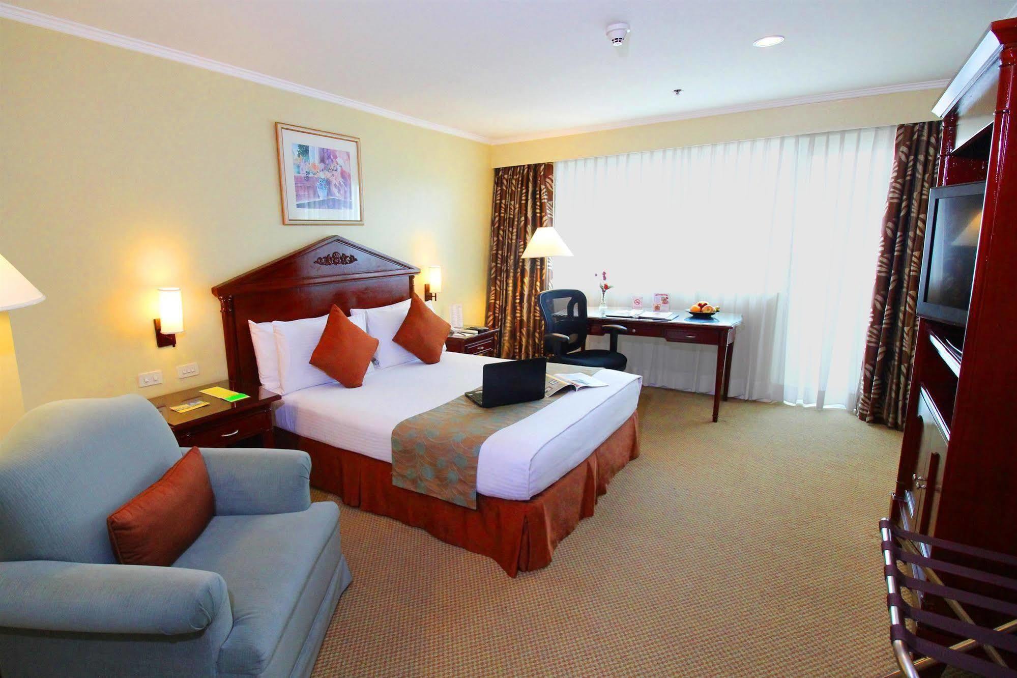 סן פדרו מקאטי Oxford Suites Makati מראה חיצוני תמונה