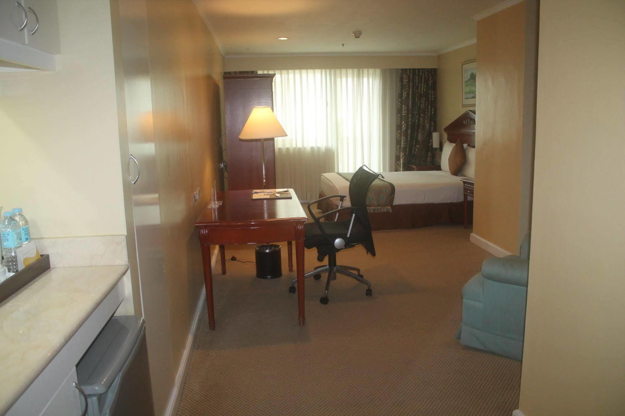 סן פדרו מקאטי Oxford Suites Makati מראה חיצוני תמונה