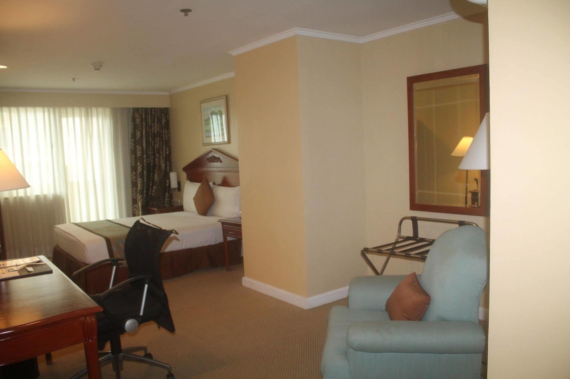 סן פדרו מקאטי Oxford Suites Makati מראה חיצוני תמונה